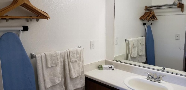 Pacific Inn image 27